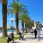 In With Sea View, Terrace, Air Conditioning, Wifi 5052-5 Апартаменты Сегет-Враница