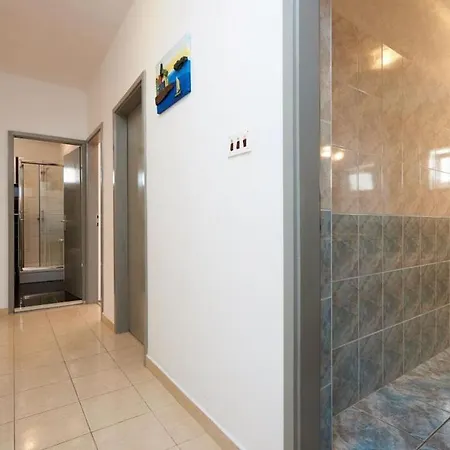 In With Sea View, Terrace, Air Conditioning, Wifi 5052-5 *