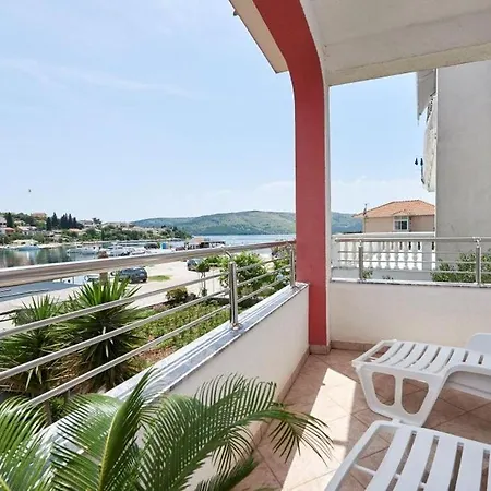 In With Sea View, Terrace, Air Conditioning, Wifi 5052-5 Apartamento Seget Vranjica